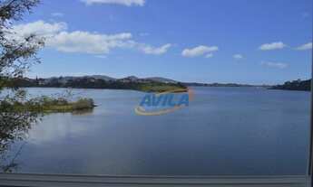 Imagem: Maravilhosa residência na beira da lagoa