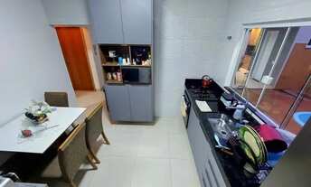 Imagem 5: Vendo casa com piscina