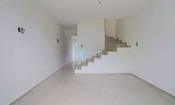 Imagem 4: Sobrado com amplo espaço aos fundos e porão!