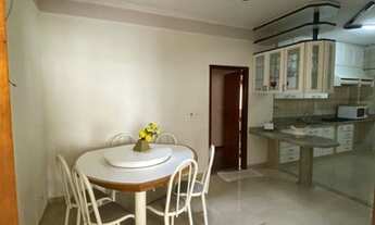 Imagem 4: Casa com Piscina a Venda no Ângela Rosa