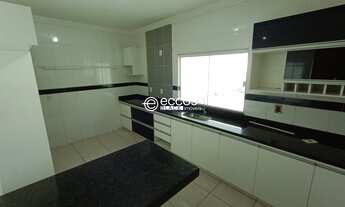 Imagem: Casa para alugar com 3 quartos no bairro