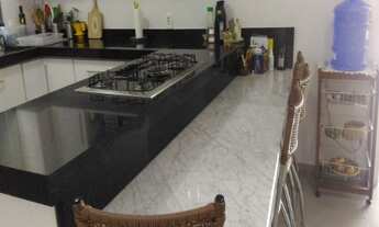 Imagem 6: EXCELENTE SOBRADO NA VILA SUIÇA, próximo ao Parque Ecológico, com arquitetura moderna !