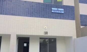 Imagem 2: Casa Duplex 2 qts, frente para rua, ao lado de uma galeria com 06 lojas, por R$ 179.000