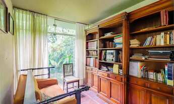 Imagem 7: Casa á venda com 720mts, 6 quartos, 8 banheiros e 3 vagas em rua silenciosa