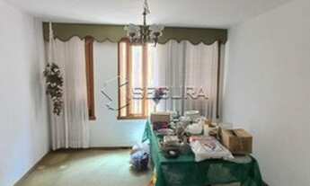 Imagem 5: CANOAS - Sobrado Padrão - Centro