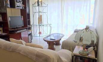 Imagem 2: Apartamento à venda por R$ 300.000 com 85 m² à 550 m da Praia da Enseada