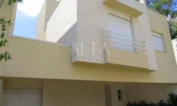 Imagem 2: Casa ensolarada e espaçosa em condomínio charmoso!