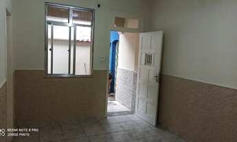 Imagem 7: Casa térrea em rua tranquila, em boas condições de conservação e próxima da estação e comé