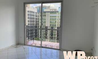 Imagem 1: COMPACTO E CHARMOSO - Apartamento 1 dormitório com armários embutidos, varanda na sala,