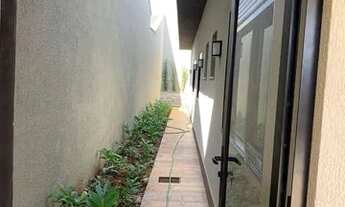 Imagem 4: Casa com 3 Suítes em lote inteiro, com piscina à venda, 187 m² por R$ 1.050.000 - Setor Tr