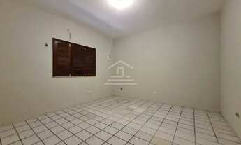 Imagem 4: Casa para venda possui 217 metros quadrados com 4 quartos em Planalto - Teresina