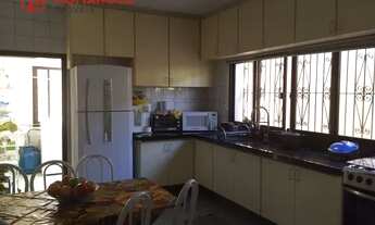 Imagem 6: Casa 250 m² - 3 dormitórios com suíte, 9 vagas, quintal com churrasqueira