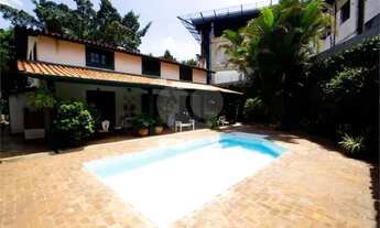 Imagem 2: CASA EM RUA FECHADA