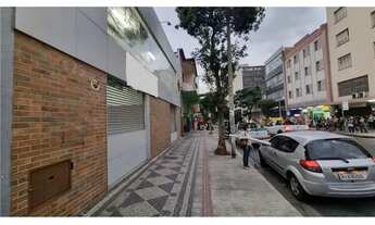 Imagem 2: Loja comercial com 908m² e escada rolante que interliga 02 andares