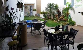 Imagem: Linda casa, espaçosa, quintal grande e