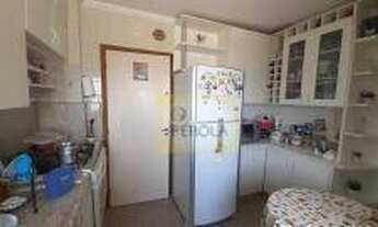 Imagem 5: Lindo apartamento, em andar alto, ótima localização, com sacada e rico em armários