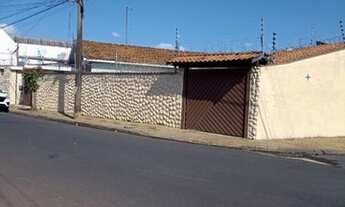 Imagem 2: Casa na Estrada da Bomba, esquina!