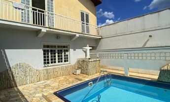 Imagem: Casa com Piscina a Venda no Ângela Rosa