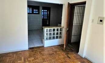 Imagem 6: Apartamento 2 dormitórios térreo com pátio, living 2 ambientes, churrasqueira, banheiro, c