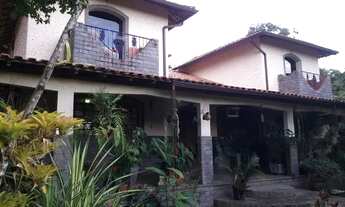 Imagem 2: Cód.: 872 - Casa com 5 Quartos (4 Suítes), Piscina, Portaria 24h e 4 Vagas de Garagem Cobe