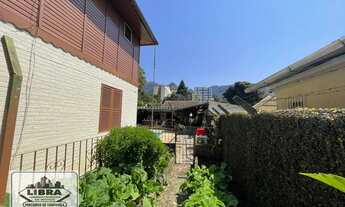 Imagem 3: Confortável casa com localização privilegiada, com 05 quartos (01 suíte com closet)