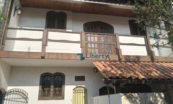 Imagem 2: Casa com 5 dormitórios à venda, 328 m² por R$ 2.100.000 - Centro - Nova Iguaçu/RJ