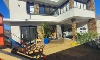 Imagem 2: Casa para venda com 248 metros quadrados com 4 quartos em Centro - Palhoça - SC