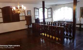 Imagem 5: Casa com 4 quartos com piscina