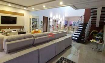 Imagem 2: Sobrado com piscina aquecida e lago com carpas!!!