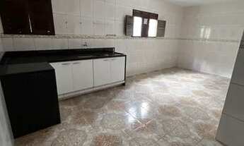 Imagem 2: Casa para venda possui 360 metros quadrados com 5 quartos em Centro - João Pessoa - PB