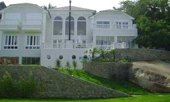 Imagem 2: Casa com 4 suítes de frente para o mar no Cacupé com terreno de 4mil m²