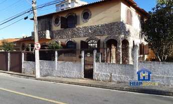 Imagem: Casa com 8 Dormitórios a Venda em Barreiros