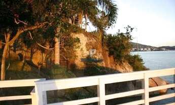 Imagem 3: Casa com 4 suítes de frente para o mar no Cacupé com terreno de 4mil m²