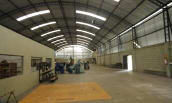 Imagem 5: Amplo galpao em terreno medindo aproximadamente 20.000 m²