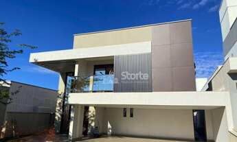 Imagem: Casa estilo sobrado de alto padrão com