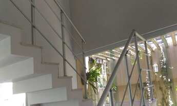 Imagem 2: EXCELENTE SOBRADO NA VILA SUIÇA, próximo ao Parque Ecológico, com arquitetura moderna !