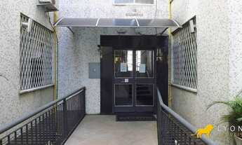 Imagem 3: Apartamento antigo e amplo, 03 dormitórios, 112m² com dependência, bairro São João