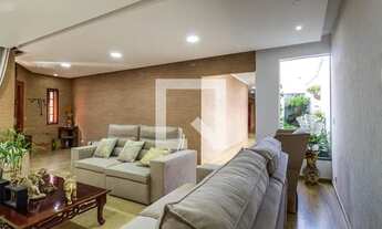 Imagem 3: Casa à Venda - Vila Galvão, 4 Quartos, 750 m2