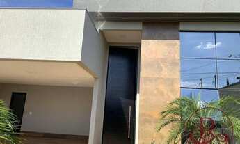 Imagem 3: Casa com 3 Suítes em lote inteiro, com piscina à venda, 187 m² por R$ 1.050.000 - Setor Tr