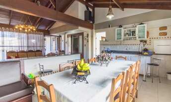 Imagem: Casa ampla com 6 dormitórios no início