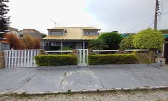 Imagem: Casa independente com dois pavimentos em