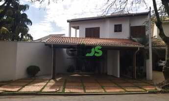 Imagem: Casa com 03 suítes, piscina e churrasqueira