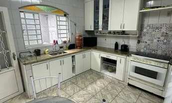 Imagem 6: Casa para venda possui 380 metros quadrados com 4 quartos em Santa Amélia - Belo Horizonte