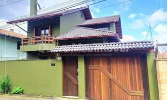 Imagem: Casa com piscina à venda
