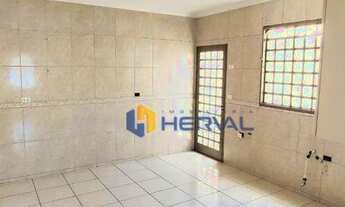 Imagem 2: Casa com 3 quartos e 121 m² à venda por R$ 360.000,00 em Conjunto Habitacional Requião - M