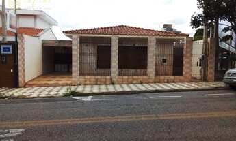 Imagem: Casa com 7 dormitórios e edícula de 300