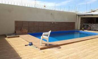 Imagem 7: Agio casa com piscina aquecida residencial Santa Fe pego camionete