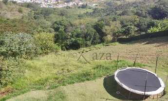 Imagem 7: Casa de condomínio sobrado para aluguel possui 300 metros quadrados com 3 quartos