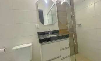 Imagem 4: Apartamento mobiliado para locação. Possui 2 quartos com ares condicionados, se