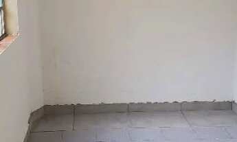 Imagem 4: Casa ampla no Bairro Industrial, 3 quartos, varanda e quintal